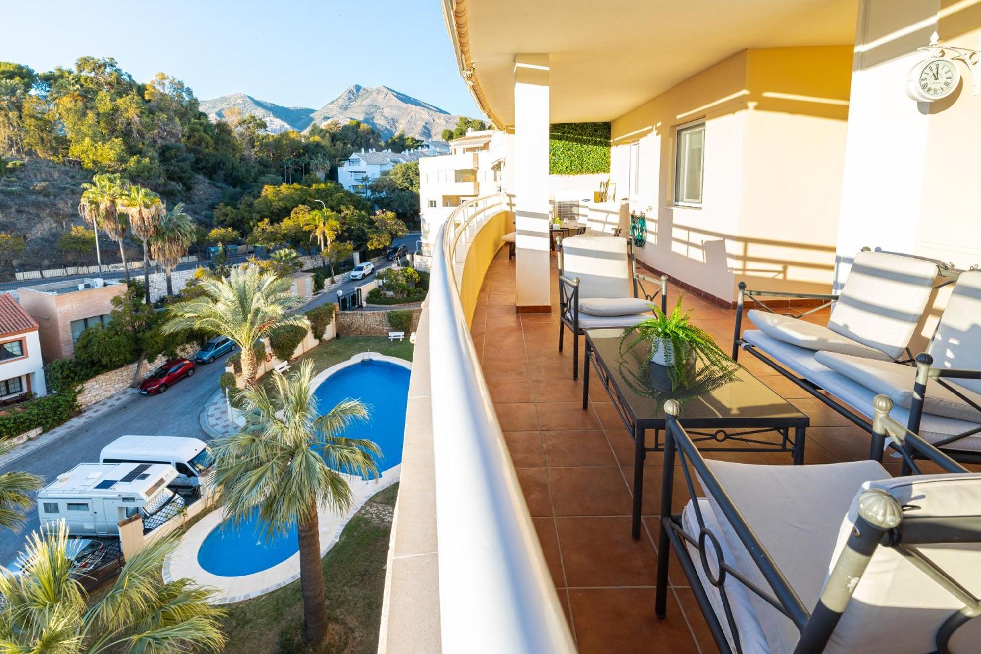 Holidays2Nueva Torrequebrada 2 Bedrooms And 2 Bathrooms, Terrace, Community Pool And Garage ベナルマデナ エクステリア 写真