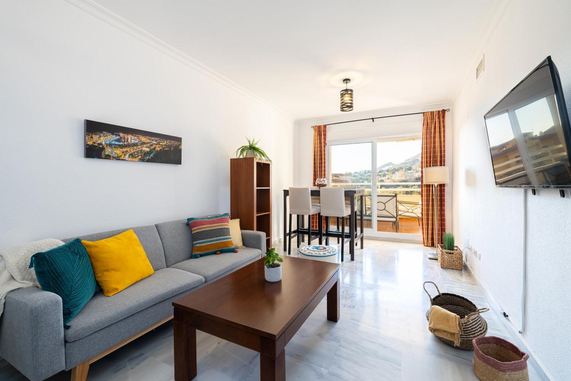 Holidays2Nueva Torrequebrada 2 Bedrooms And 2 Bathrooms, Terrace, Community Pool And Garage ベナルマデナ エクステリア 写真
