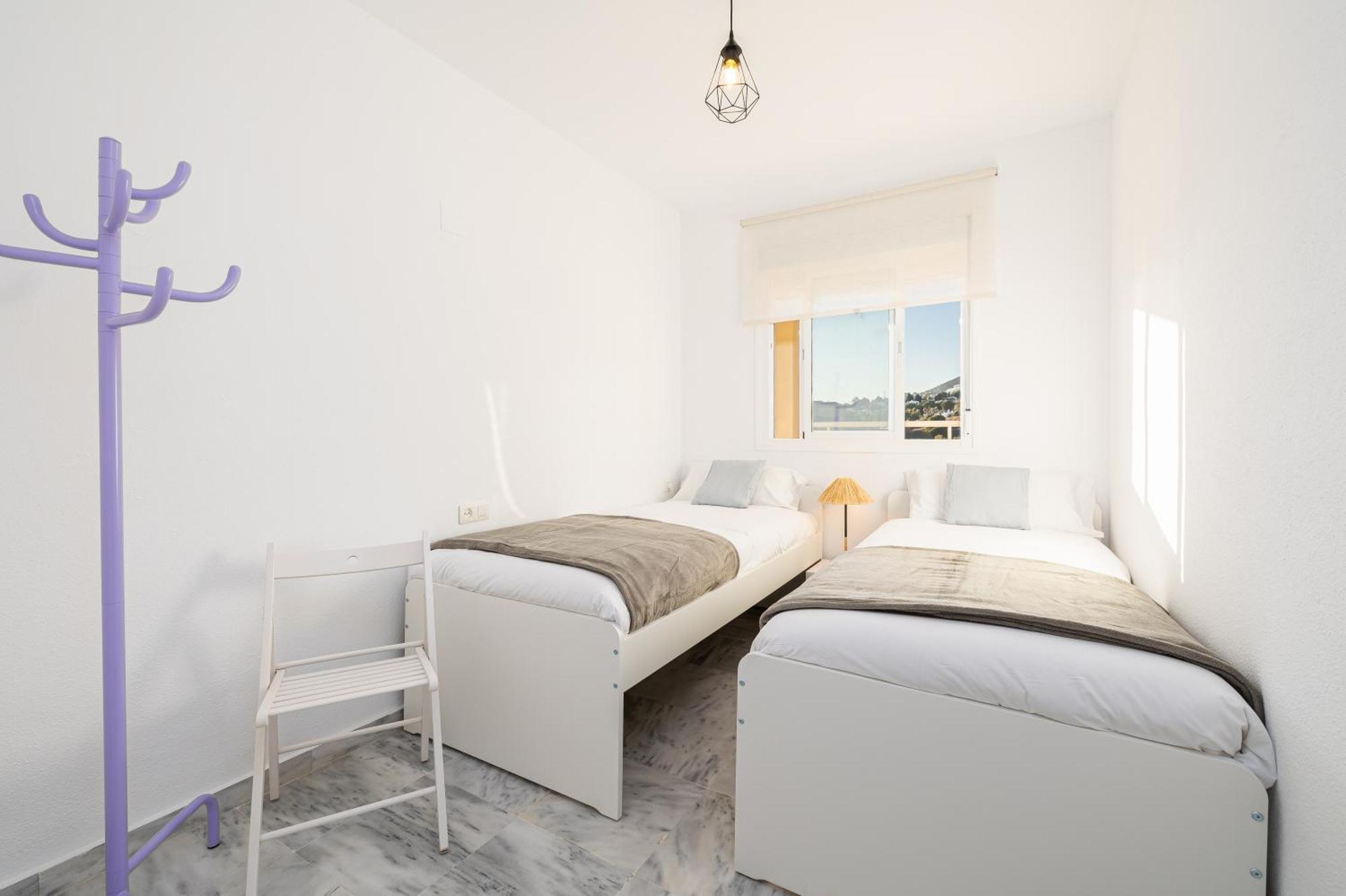 Holidays2Nueva Torrequebrada 2 Bedrooms And 2 Bathrooms, Terrace, Community Pool And Garage ベナルマデナ エクステリア 写真