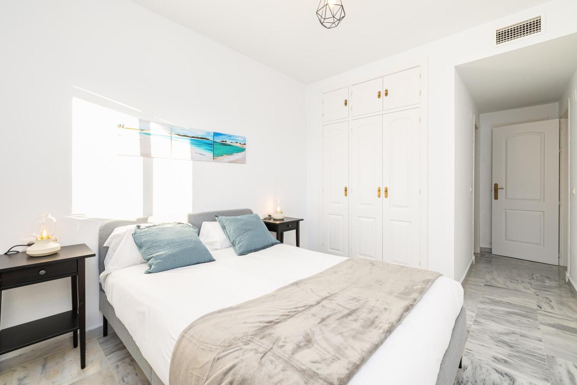 Holidays2Nueva Torrequebrada 2 Bedrooms And 2 Bathrooms, Terrace, Community Pool And Garage ベナルマデナ エクステリア 写真