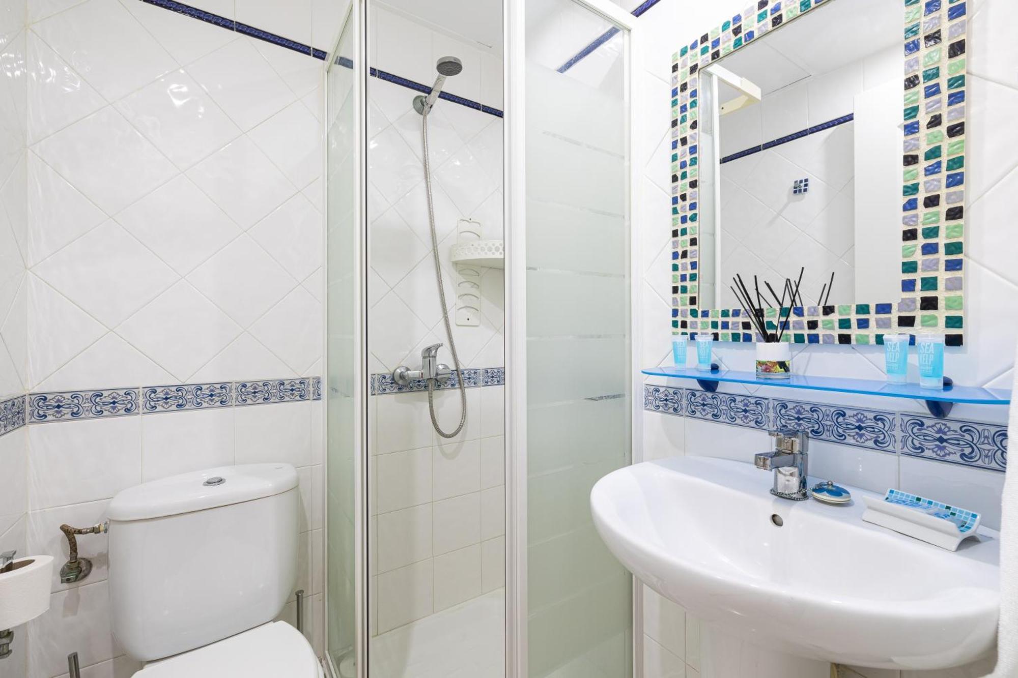 Holidays2Nueva Torrequebrada 2 Bedrooms And 2 Bathrooms, Terrace, Community Pool And Garage ベナルマデナ エクステリア 写真